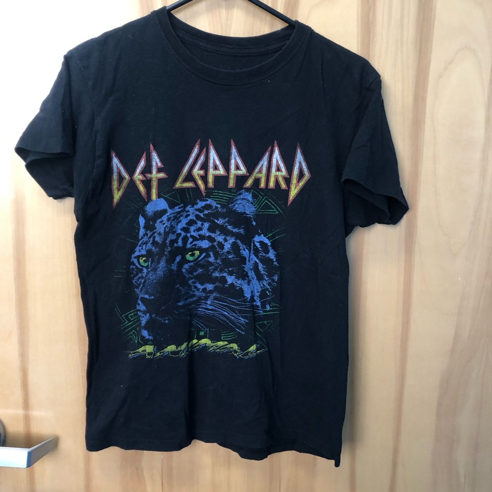 Def Leppard Black Graphic Short Sleeve Tee